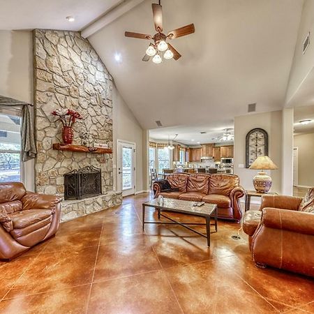 River Mountain Retreat Wimberley Exteriör bild